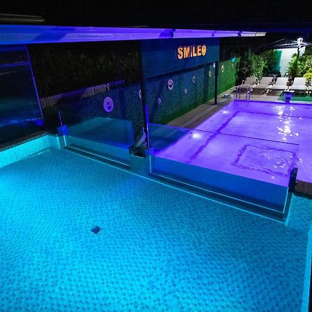 Hotel Smile コブレチ エクステリア 写真